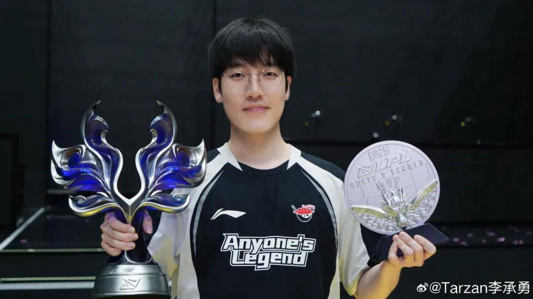 LPL史上零差评韩援，从惨遭降级到世界冠军，遭LPL多家战队哄抢